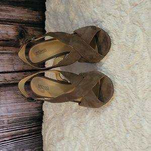 NWOT Michael Kors Women's Suede Sandal Size 8 1/2(Without Box)